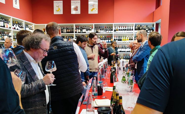 La degustazione aperta al pubblico all'Enoluogo