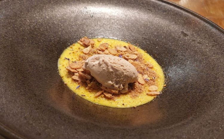 Crème brûlée con mandorle pralinate