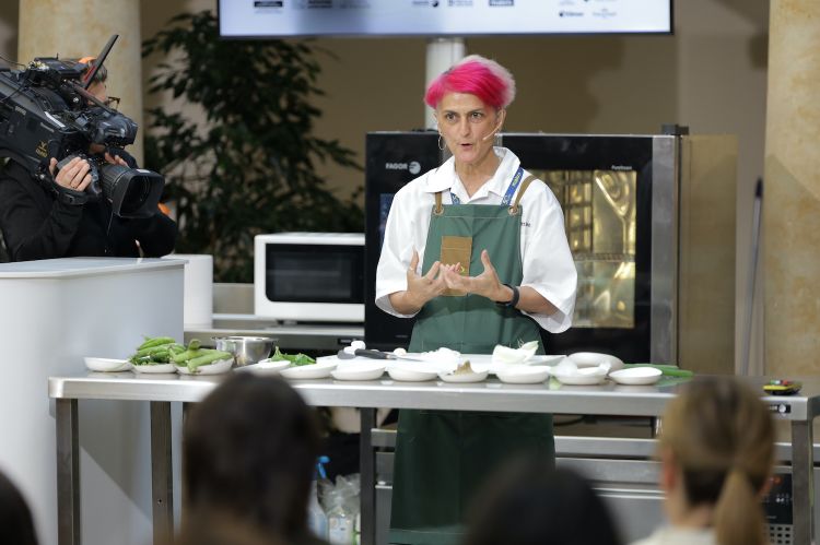 Cristina Bowerman e, sotto, il suo piatto
