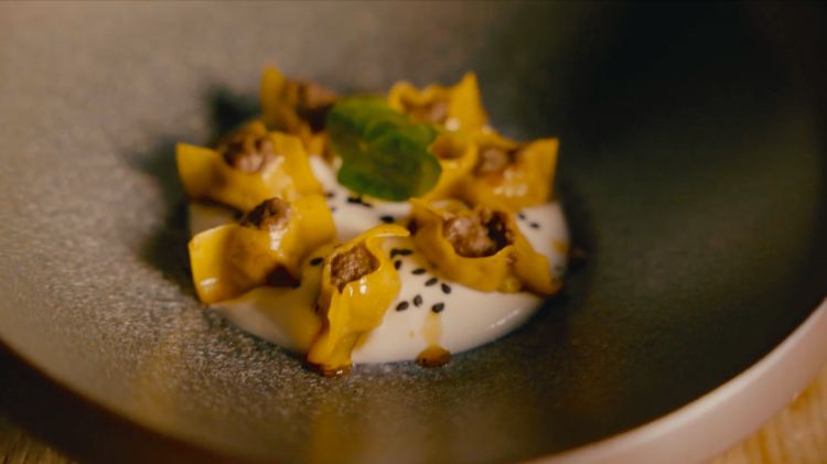 ...e questa sta tra tradizione e innovazione, come si usa dire con formula ormai stucchevole