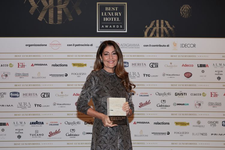 Il ristorante Glam di Palazzo Venart Luxury Hotel, unico bistellato di Venezia, ha vinto come Best Restaurant. A ritirare il premio Luana Mazzega, la general manager