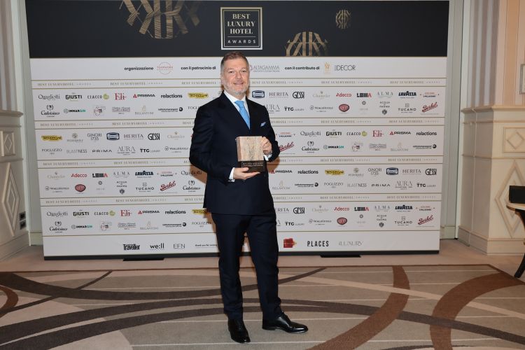 Il premio Best General Manager è stato assegnato a Giacomo Battafarano dell’Hotel De Russie che vanta oltre 25 anni di esperienza internazionale