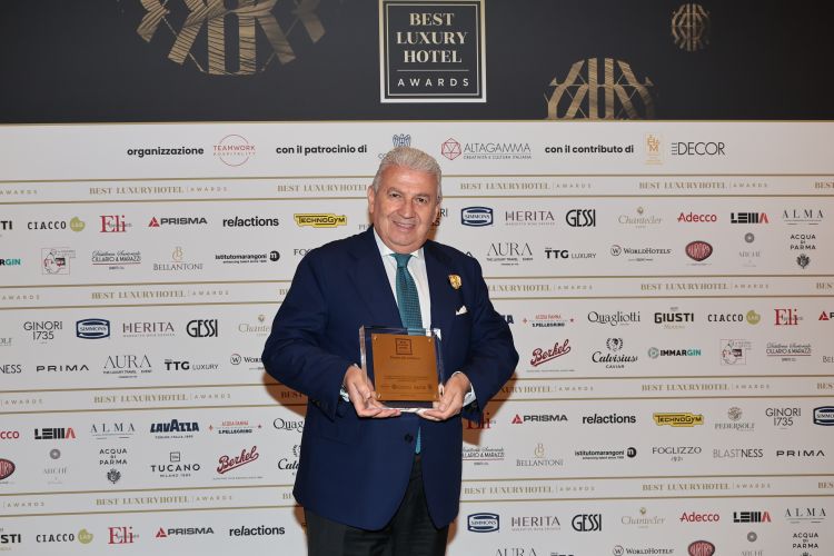 Premio alla carriera anche a Claudio Ceccherelli: un omaggio a un percorso che ha unito professionalità e dedizione, contribuendo a formare generazioni di albergatori e a far crescere la qualità del turismo italiano