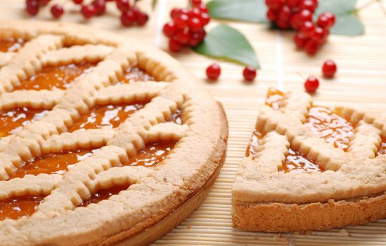 Crostata di quinoa con marmellata di ribes nero, u