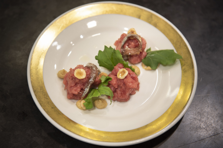 Crudo di fassona, nocciole e acciuga - Dario e Diego Rista, Magazzino52