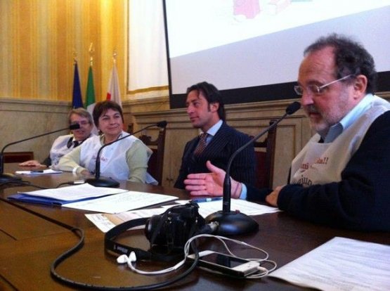 In ordine da sinistra: l'Assessore Franco D'Alfonso, il Vicesindaco Maria Grazia Guida, lo chef Luigi Taglienti e Paolo Marchi