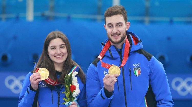 Il cembrano Amos Mosaner con Roberta Constantini oro nel curling doppio misto a Pechino 2022. Foto Coni
