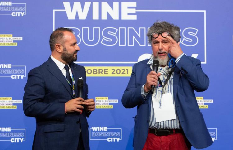 Federico Gordini, ideatore e presidente della Milano Wine Week​ e Andrea Grignaffini, giornalista e critico enogastronomico
