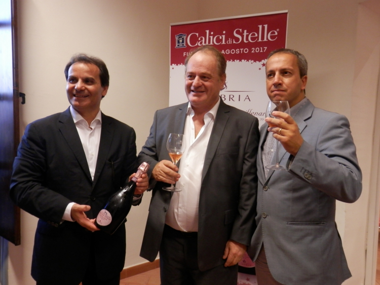 Da sinistra: Nino Cambria, Antonello Cracolici (assessore alle Politiche Agricole della Regione Sicilia) e Maurizio Crimi (Sindaco Furnari)
