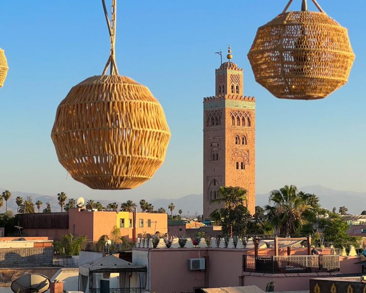 Dal Rooftop MK la vista spazia fino alla Koutoubia