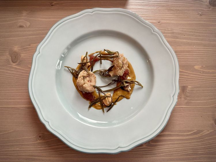 Animella fritta, salsa di cozze in porchetta, cozze al naturale, gelatina di aceto invecchiato, paccasassi: Gorini è davvero bravissimo con le fritture, al di là dell'accostamento ben calibrato con le cozze
