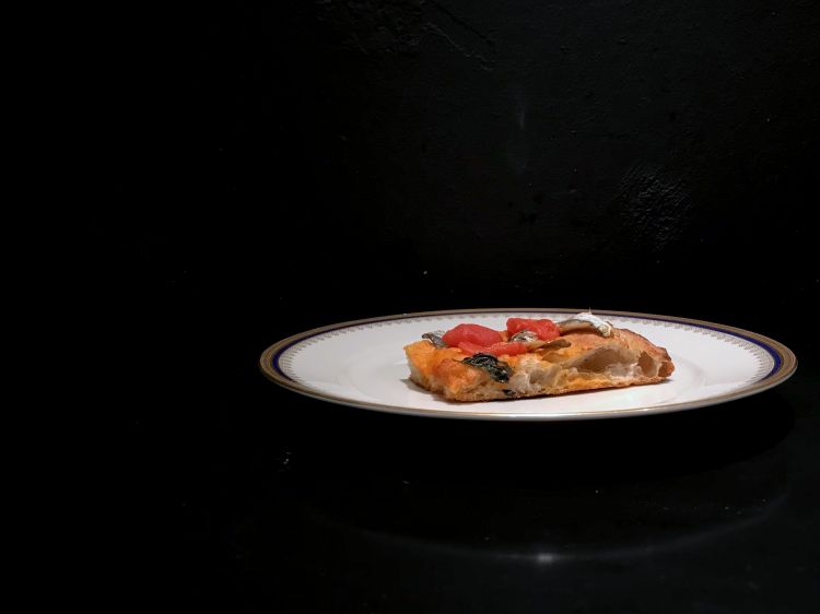 Alici dello Ionio in guazzetto di pomodoro, olio all'aglio
