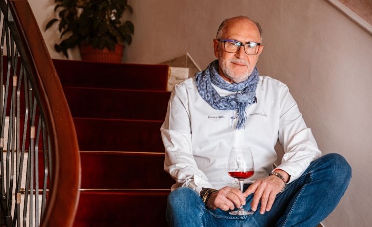 Patron Daniele Zunica. La sua è una famiglia d'antica origine spagnola (dal Principato di Andorra, precisamente) e arrivata a Civitella del Tronto intorno al 1550. Il palazzo nobiliare in piazza diventò sede del ristorante grazie al bisnonno Antonio, che avviò la tradizione gastronomica nel 1880. Daniele rappresenta la quarta generazione