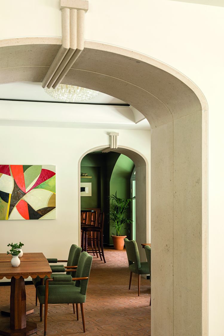 Uno scorcio della sala interna del ristorante DaV Mare