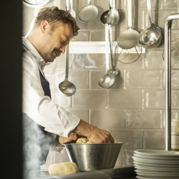 David Targetti è l’executive chef del resort e del ristorante Il Sorbo 1384, aperto anche gli esterni