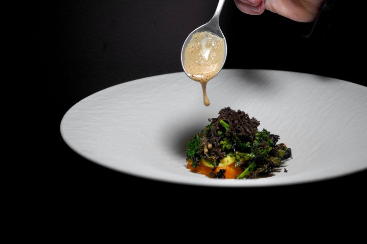 Grilled salad and black truffle: cream of pumpkin cooked and marinated with ingredients used to make carpione, walnut mayonnaise, pumpkin seeds, fermented celeriac, crispy celeriac, bbq-cooked kale, black truffle and a sauce of mushrooms, lichen, truffle and red fruits
