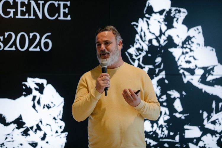 &Aacute;ngel Le&oacute;n
