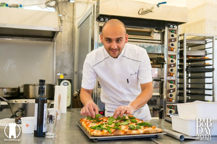 Luca Pezzetta, chef e pizzaiolo dell'Osteria di Birra del Borgo
