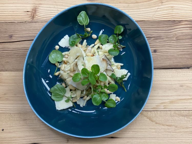 Parmigiano Reggiano 40 mesi, trofie e cardoncelli, del ristorante Huberwirt in Germania
