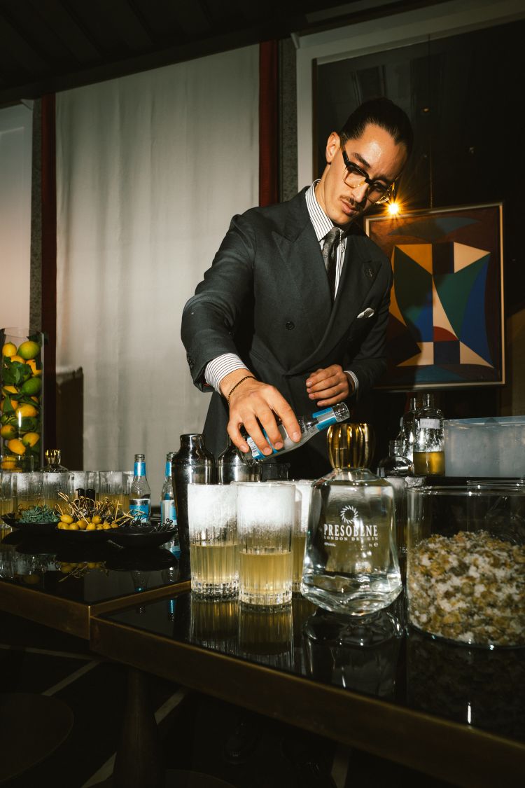 L'interpretazione in miscelazione del nuovo London dry gin è stata firmata dal bar manager di Ceresio 7, Abi El Attaoui
