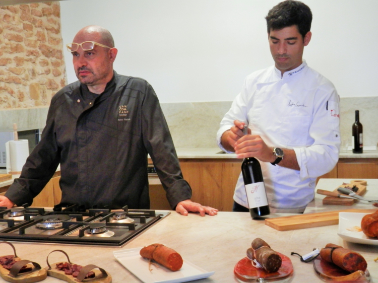 Degustazione di sobrassada con il maestro salumiere Xesc Reina e Andreu Genestra, chef con una stella Michelin
