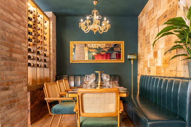 Un dettaglio della sala del ristorante Dhurandar
