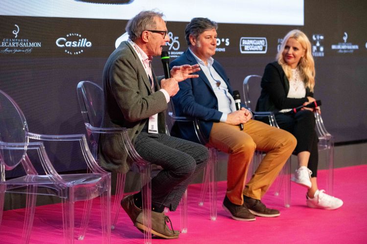 Il carisma di Walter Massa (Vigneti Massa) durante l'incontro con i colleghi produttori