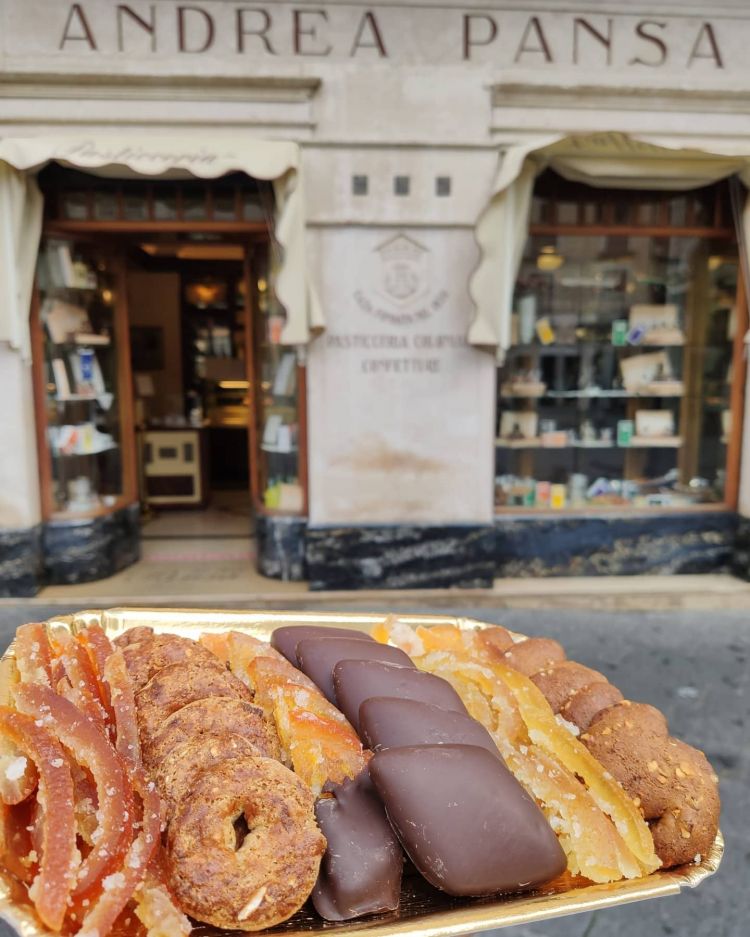 I canditi, i roccocò e i mostaccioli della pasticceria Pansa
