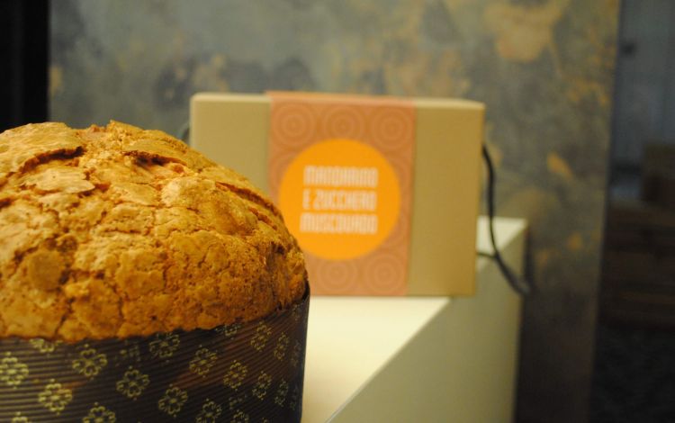 Panettone mandarino e zucchero muscovado
