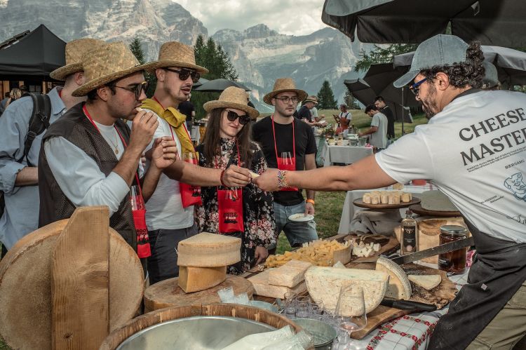 Assaggi di formaggi di Bù Cheese Bar a Roots of Excellence