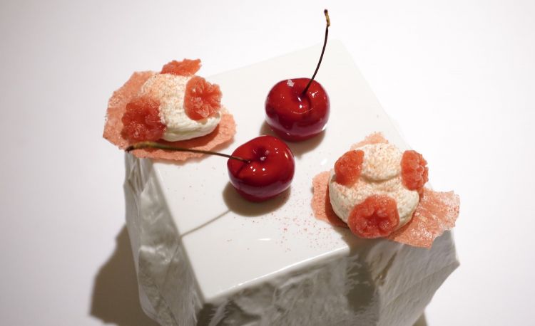 Nutella Cherries and Cruncy strawberries with flower of chantilly and powdered strawberries (2020)

