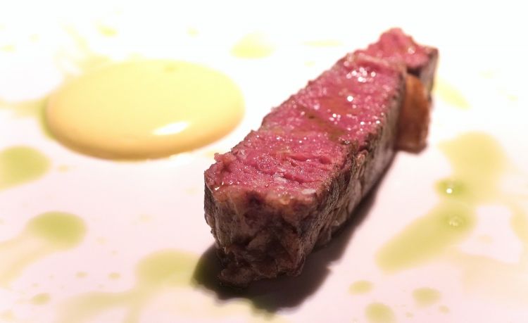Rib eye from Val Pusteria, Bearnaise sauce, extra virgin olive oil and herb oil 
