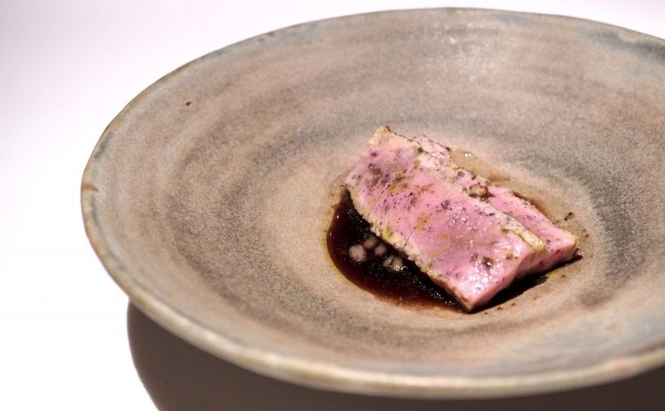 Veal from our masi. Another masterpiece: it’s cooked on the embers, its bone marrow is smoked, then green sauce with white currants and mountain herbs, veal jus 
