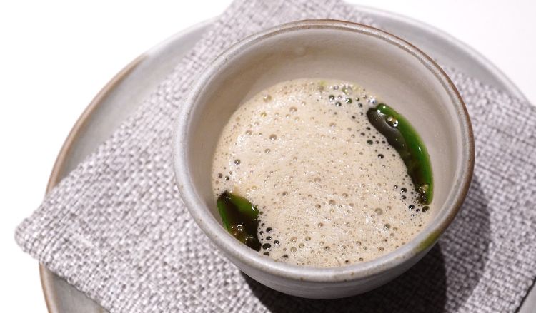 And here is Mushroom, with mountain garlic berries, foam from the cooking water of the mushrooms, and Marasmius, also known as "garlic mushroom"
