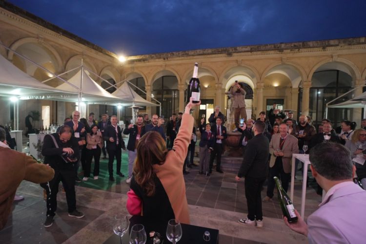 Brindisi per celebrare la seconda edizione dell