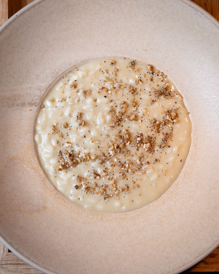 Risotto, cardo gobbo e castagne affumicate. Tutte le foto dei piatti sono di Vincenzo Moraca