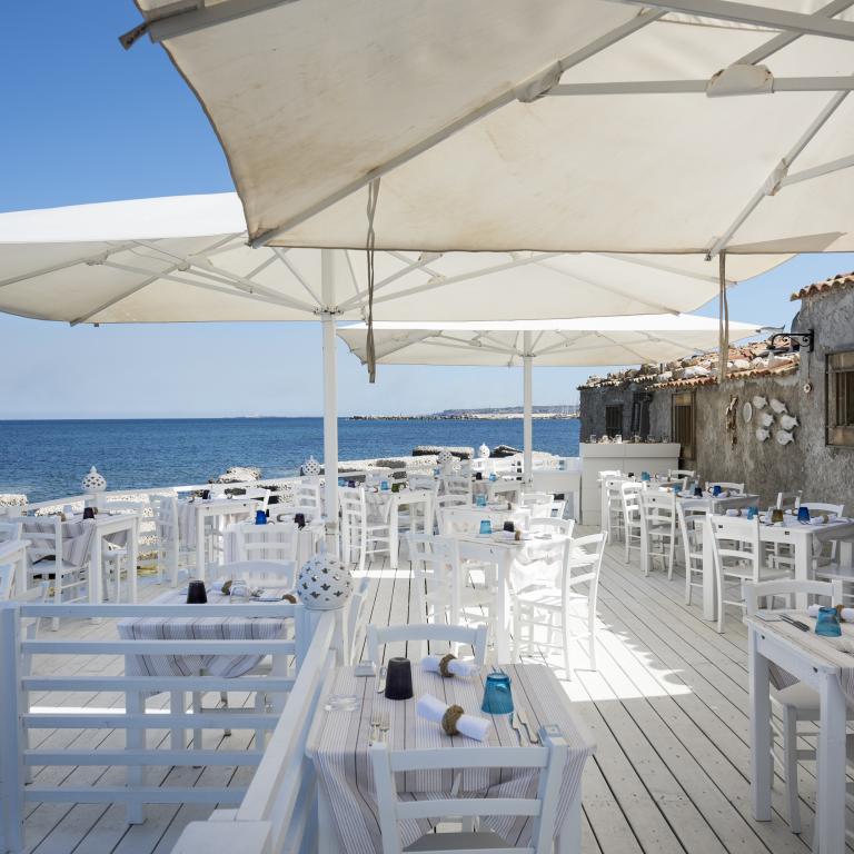 La veranda sul mare del Cortile Arabo
