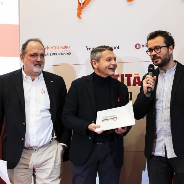 Premio IL MIGLIOR CHEF INTERNAZIONALE, offerto da Lavazza - Michele Cannone, Direttore Marketing Food Service Global Lavazza

CHRISTIAN PUGLISI - RELAE – COPENAGHEN (DANIMARCA)

