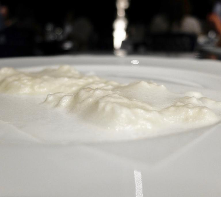 Riso cotto nell’acqua di governo di mozzarella e zenzero
