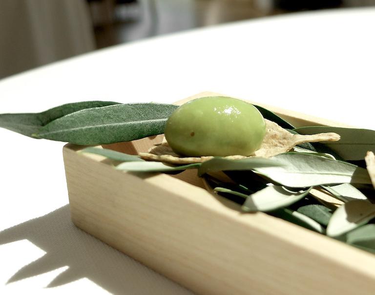 Olive dello chef, con trito e crema di olive
