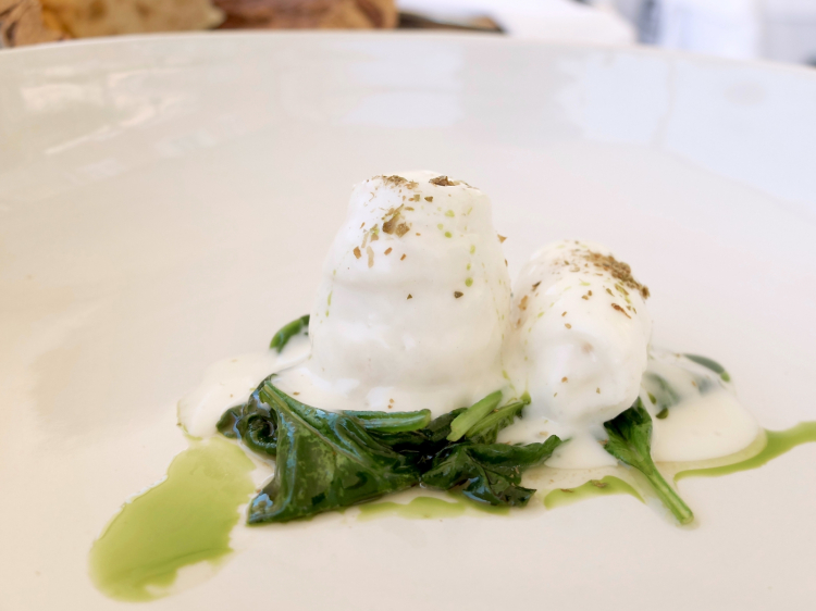 Soaso alla mugnaia, spinacini, olio al prezzemolo, capperi disidratati