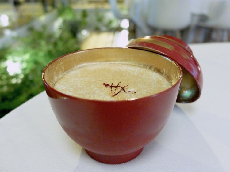 Kyoto: savoiardo alla vaniglia, crema al mascarpone, zafferano di Corleone e caffè bio