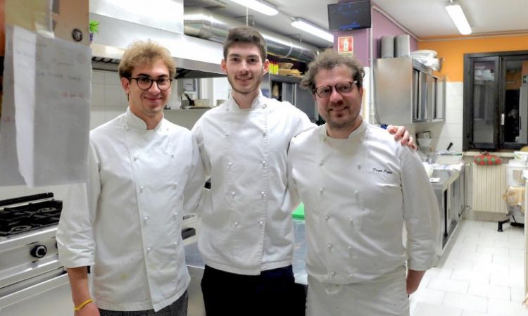 Diego Papa, a destra, con la sua snella brigata: Michael Zanoni, classe 1999, e Diego Pesce, classe 1996, entrambi bresciani. Foto Tanio Liotta
