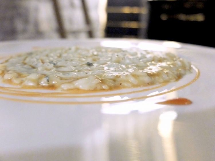 Buono il Risotto, riduzione di miele di sulla, blu di capra, aceto di mele e arancia