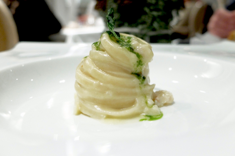 Linguine Gentili, aglio, olio, peperoncino, ragu di scorfano, caciocavallo ragusano dei fratelli Butticè a Monza (foto Liotta)
