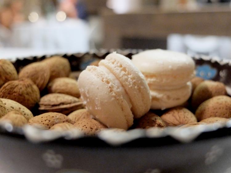 Macaron al baccalà mantecato: un po' troppo dolci, il pesce si sente poco
