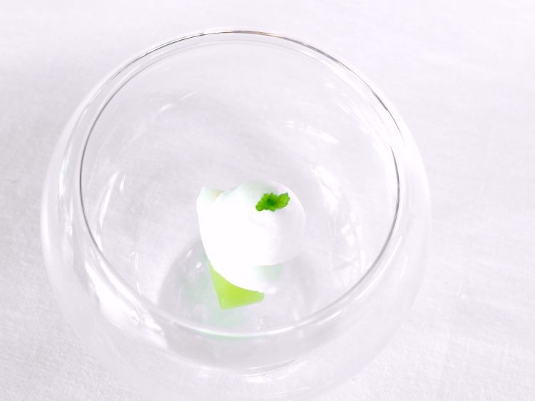 Cetriolo marinato, gelato alla verbena, spuma di menta