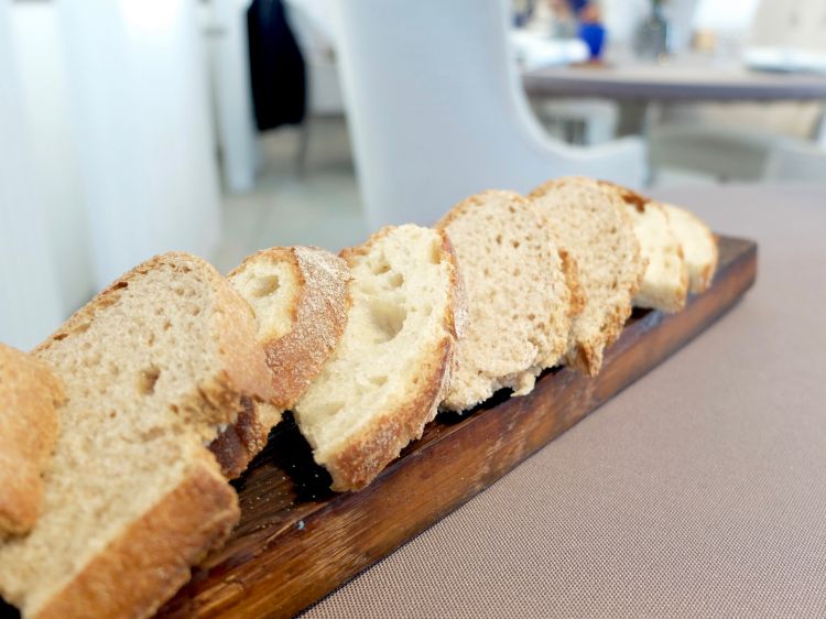 Il pane maison, buono: due versioni, tipo pugliese e di Timilia
