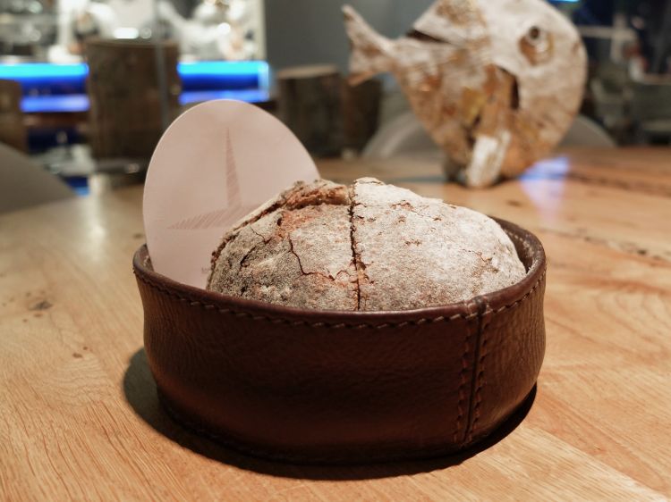 Straordinariamente buono il pane tipo pugliese con farina di grano arso prodotto da Forno Sammarco di San Marco in Lamis (Foggia)