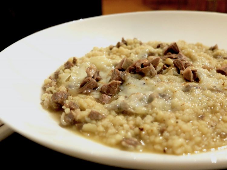 Fregula, bollito freddo di pecora, casizolu fuso. Che buono!
